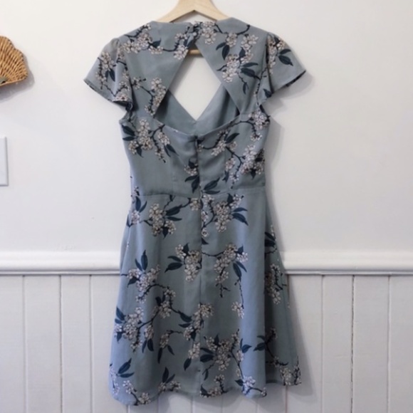 Dynamite Floral Blue Dress - Picture 2 of 3